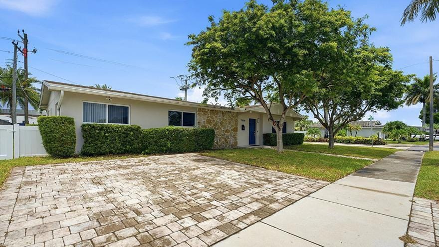21020 Highland Lakes Boulevard, Miami, FL 33179