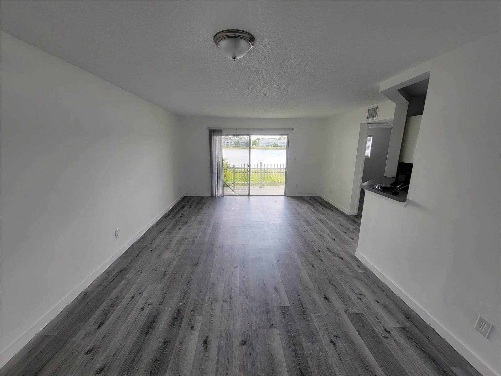 3465 NW 44th Street 106, Oakland Park, FL 33309