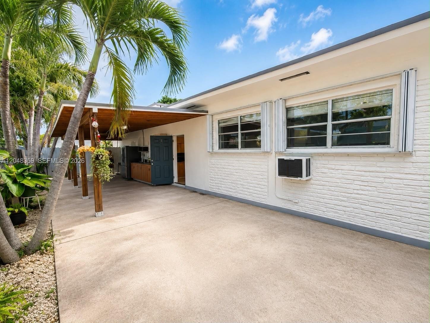 621 E 52nd Street W W, Hialeah, FL 33013