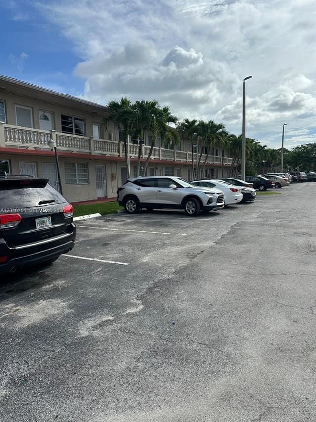 20320 NE 2nd Avenue 27, Miami Gardens, FL 33179