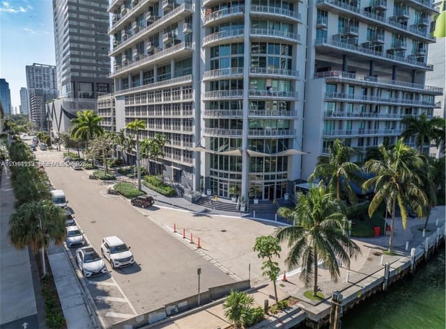 690 SW 1st Court 1516, Miami, FL 33130