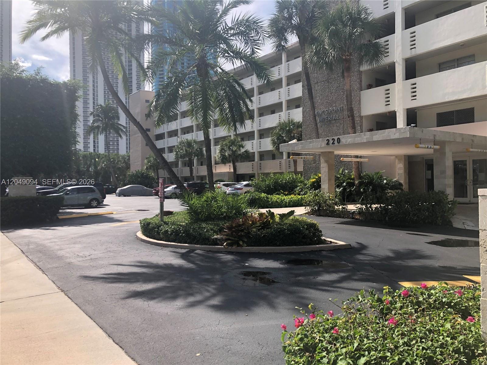 220 Kings Point Drive 207, Sunny Isles Beach, FL 33160