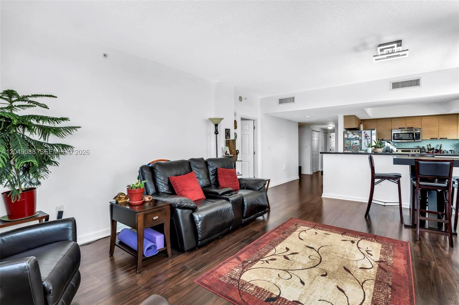 140 S Dixie Highway 501 — photo 4