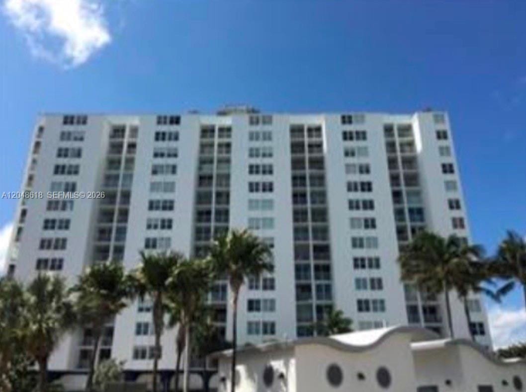 Pending home at 6450 Collins Avenue 403, Miami Beach, FL 33141