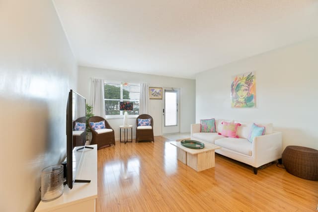 32 Abbey Lane 205, Villages Of Oriole, Delray Beach, FL