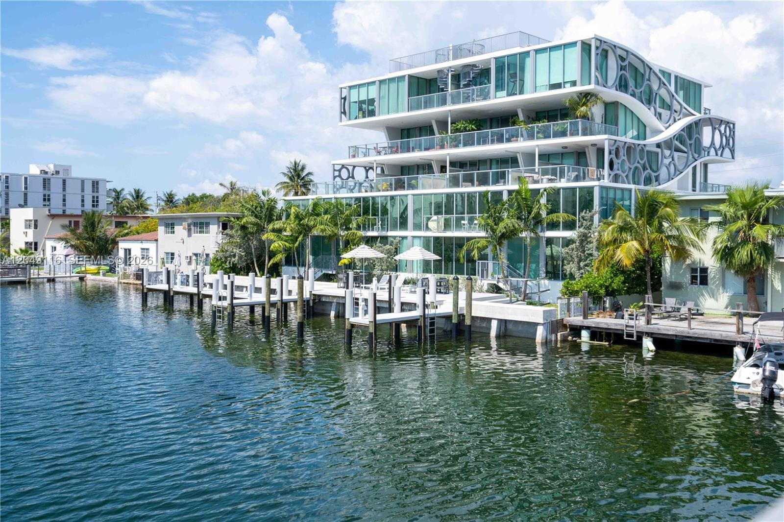 8425 Crespi Blvd 304 304, Miami Beach, FL 33141