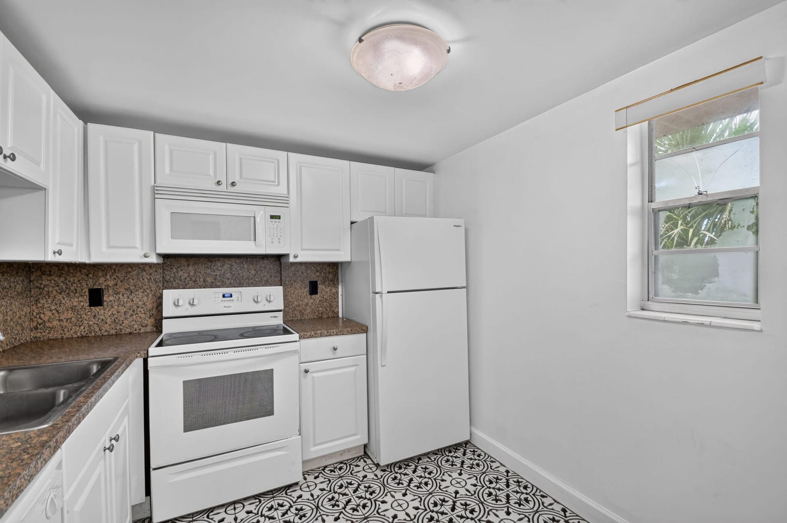 1505 Crescent Circle B24, Lake Park, FL 33403 photo 11