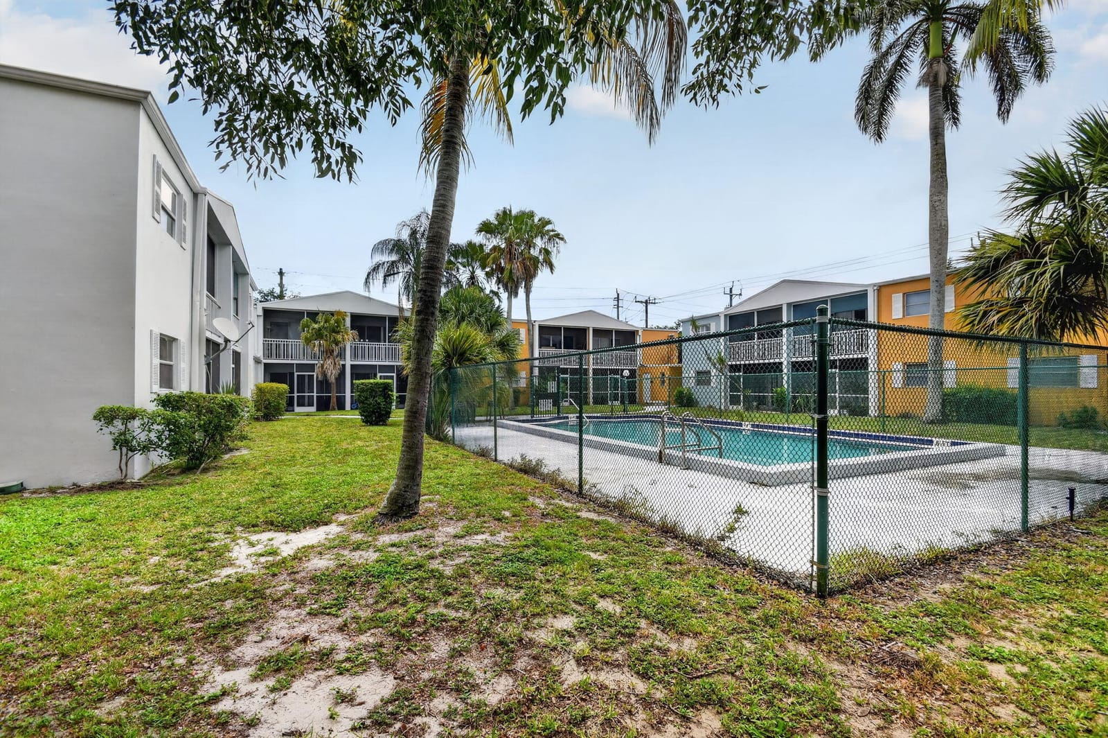 1505 Crescent Circle B24, Lake Park, FL 33403 photo 4