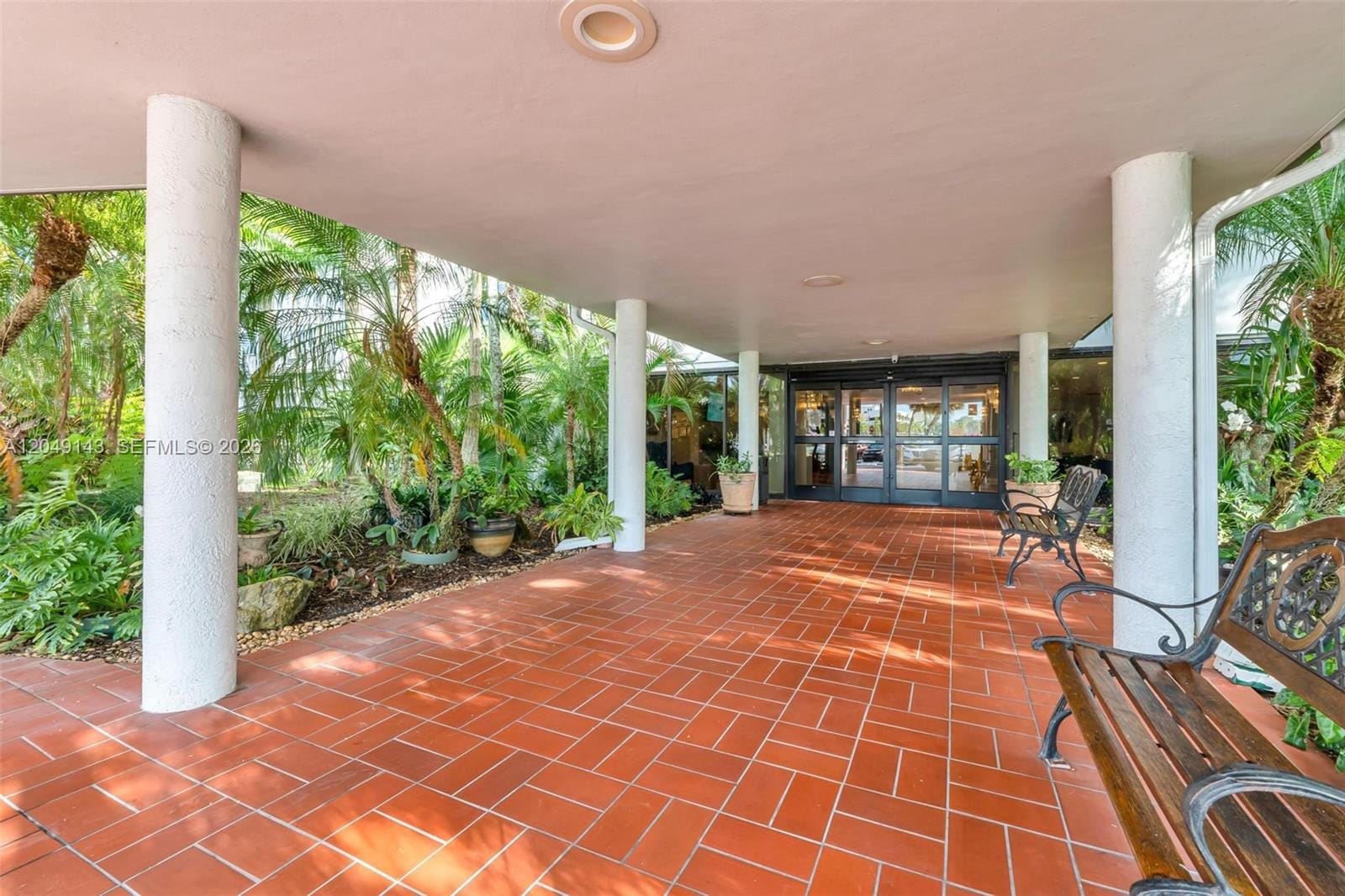 3800 Hillcrest Drive 422, Hollywood, FL 33021 photo 2