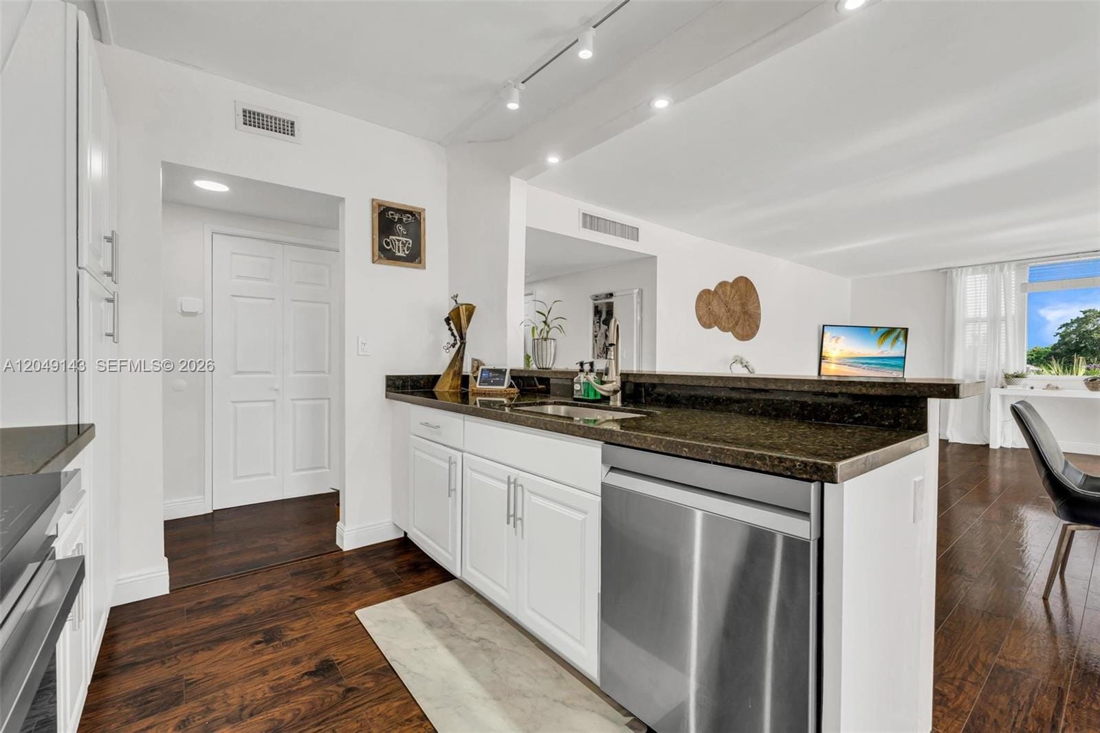 3800 Hillcrest Drive 422, Hollywood, FL 33021 photo 11