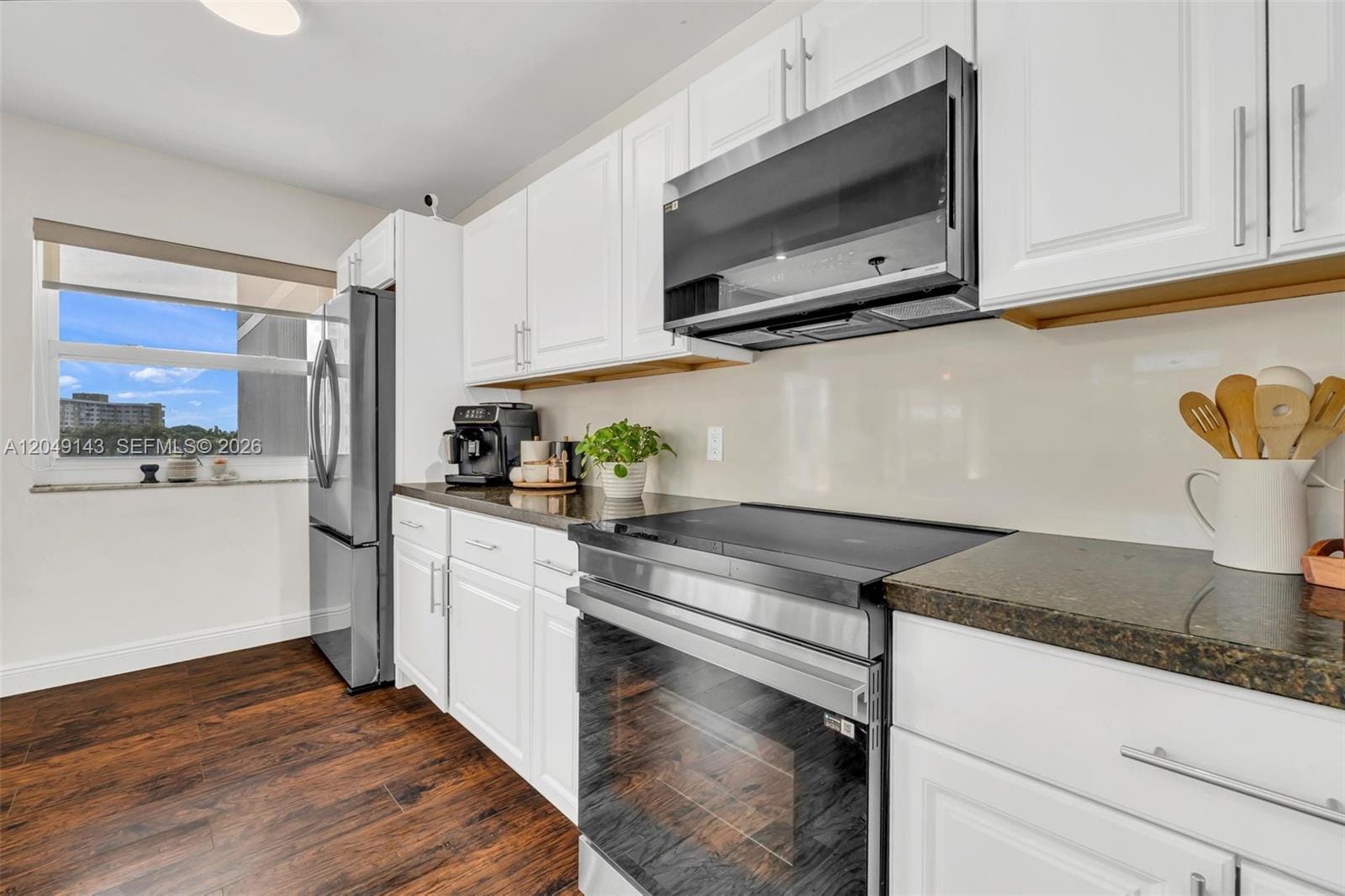 3800 Hillcrest Drive 422, Hollywood, FL 33021 photo 10