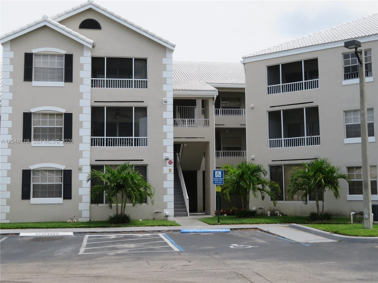 2803 N Oakland Forest Drive 204, Oakland Park, FL 33309