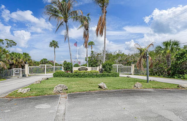 116 Queen Christina Court, Fort Pierce, FL 34949