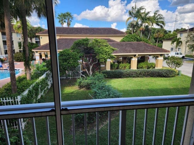 460 S Park 209, Hollywood, FL 33021