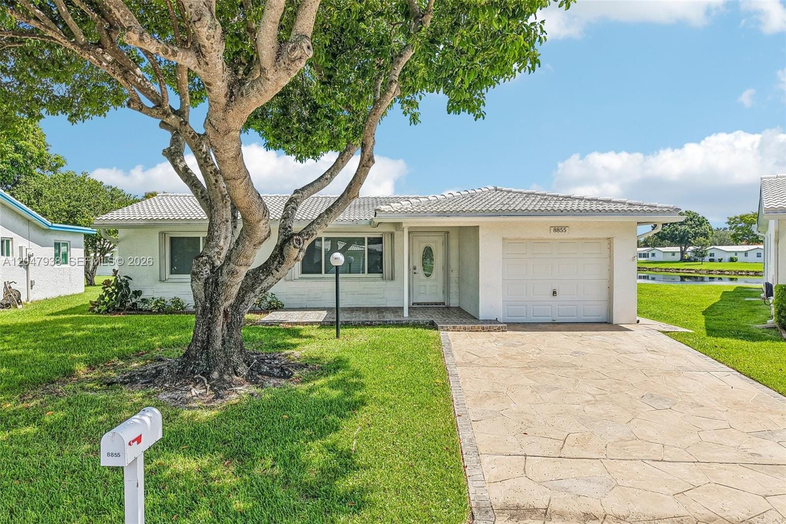 8855 NW 10th Place, Plantation, FL 33322