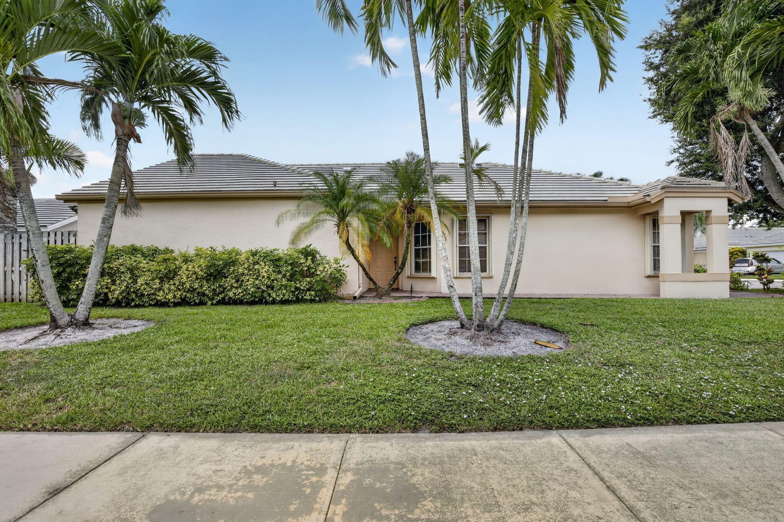 2640 Millwood Court, Davie, FL 33328 photo 2