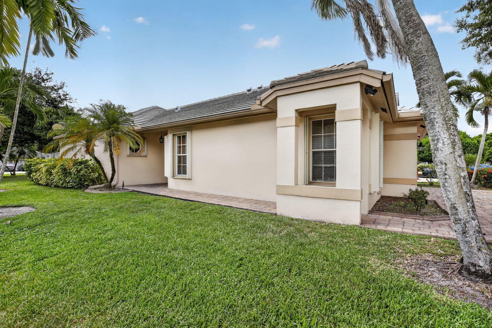 2640 Millwood Court, Davie, FL 33328 photo 4