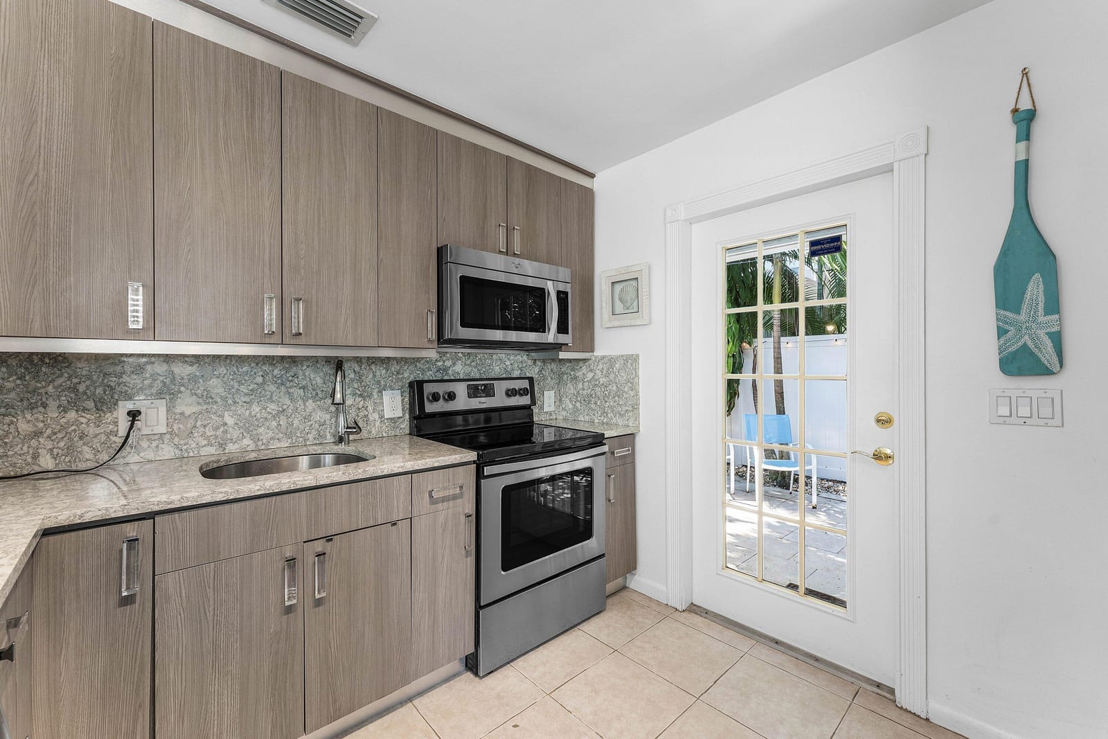 334 NE 7th Avenue — photo 10