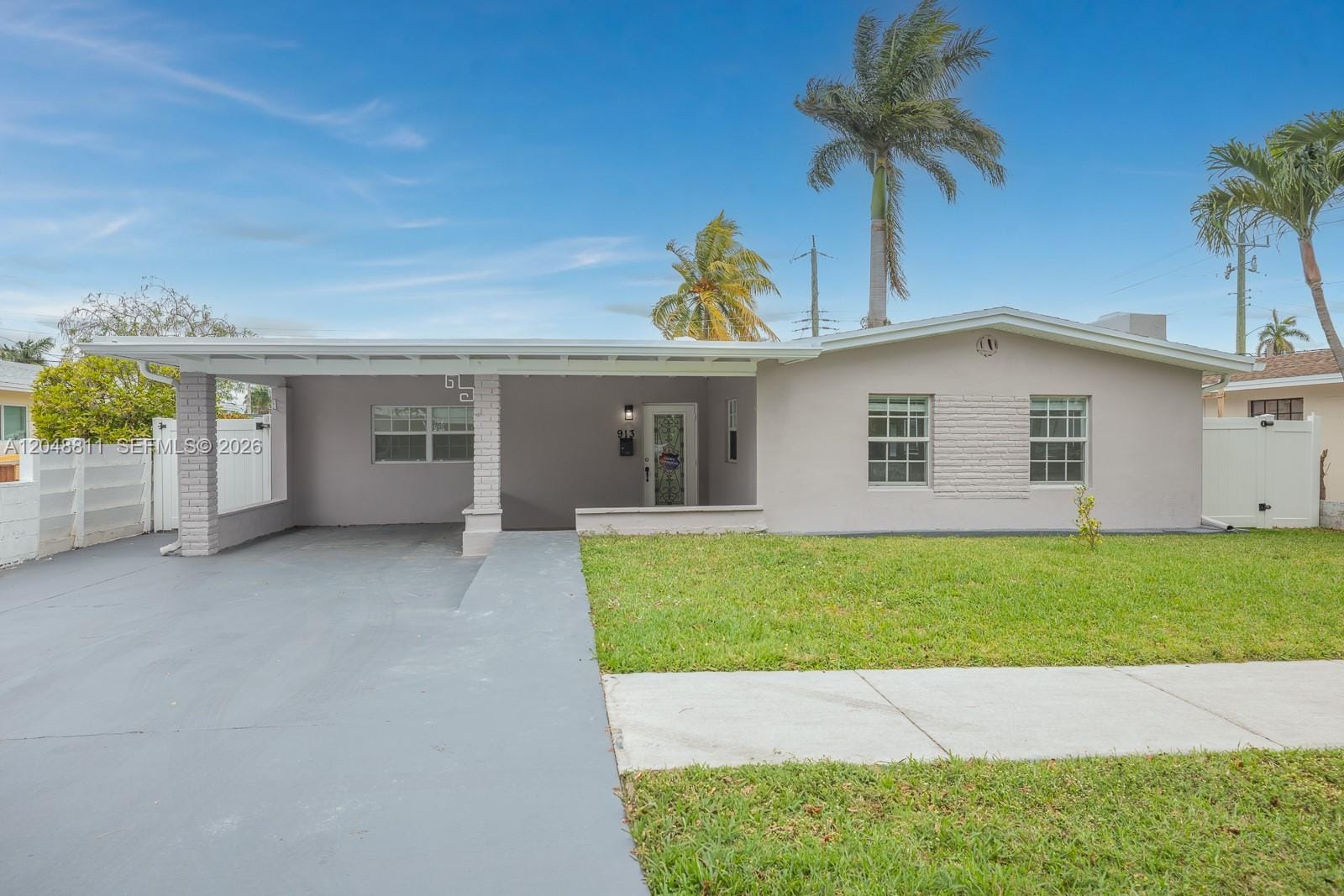 913 NE 2nd Street, Hallandale Beach, FL 33009