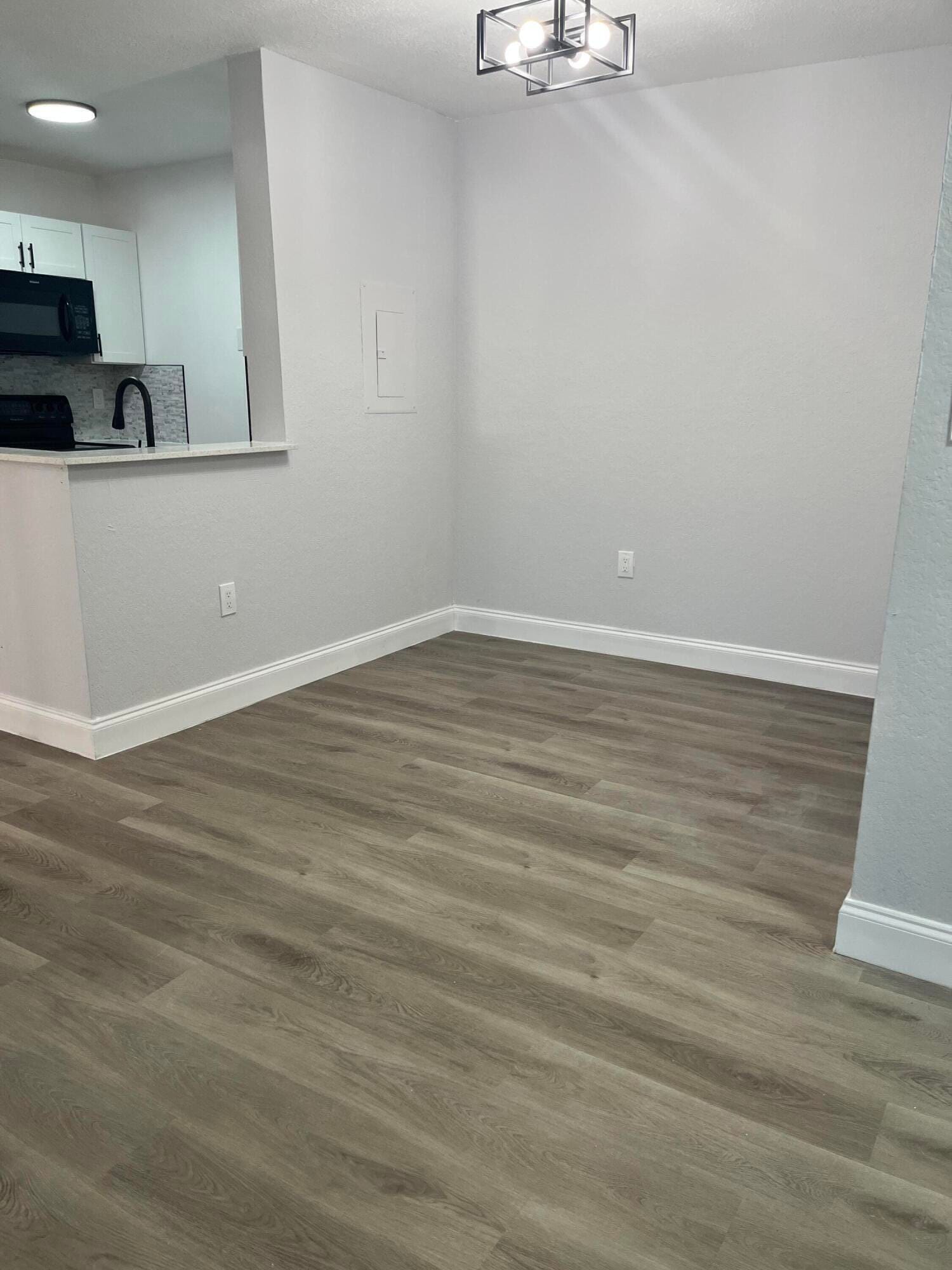 2820 N Oakland Forest Drive 203, Oakland Park, FL 33309