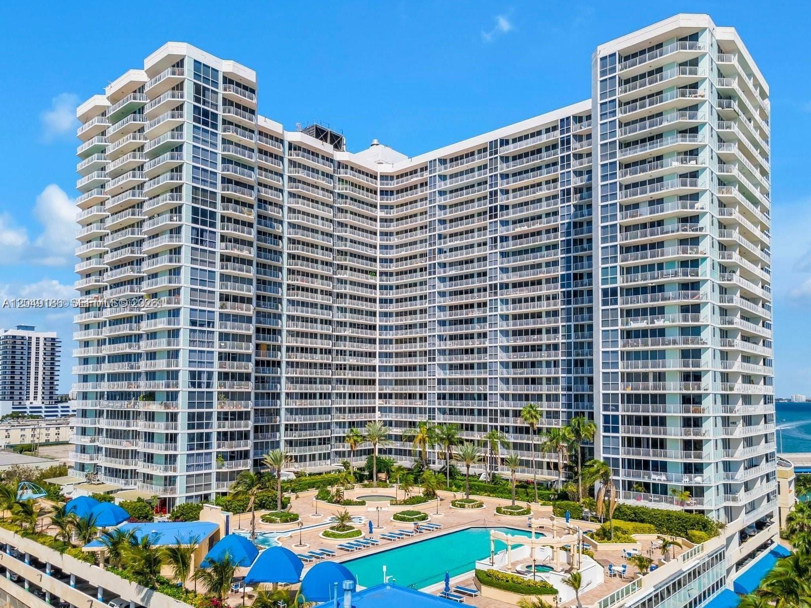 7601 E Treasure Drive 1017, North Bay Village, FL 33141