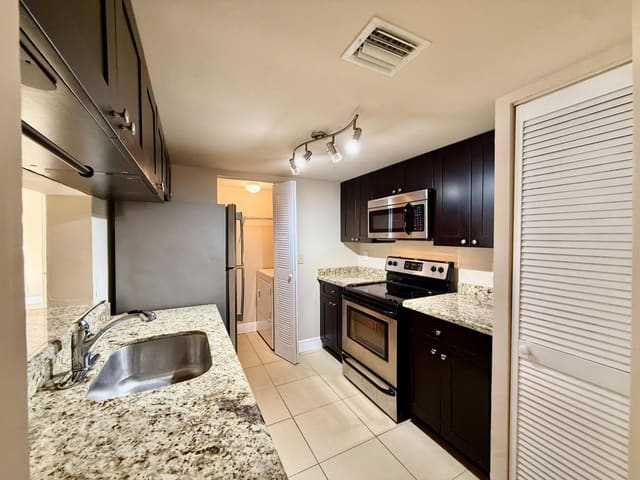 9901 Westview Drive 324, Coral Springs, FL 33076