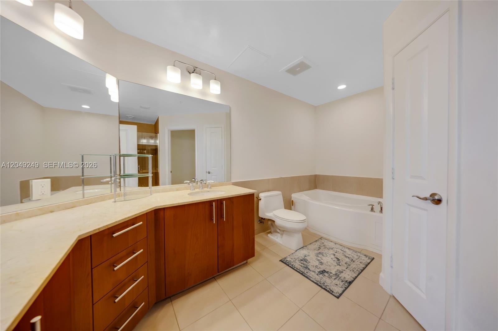 1945 S Ocean Drive 714 — photo 7