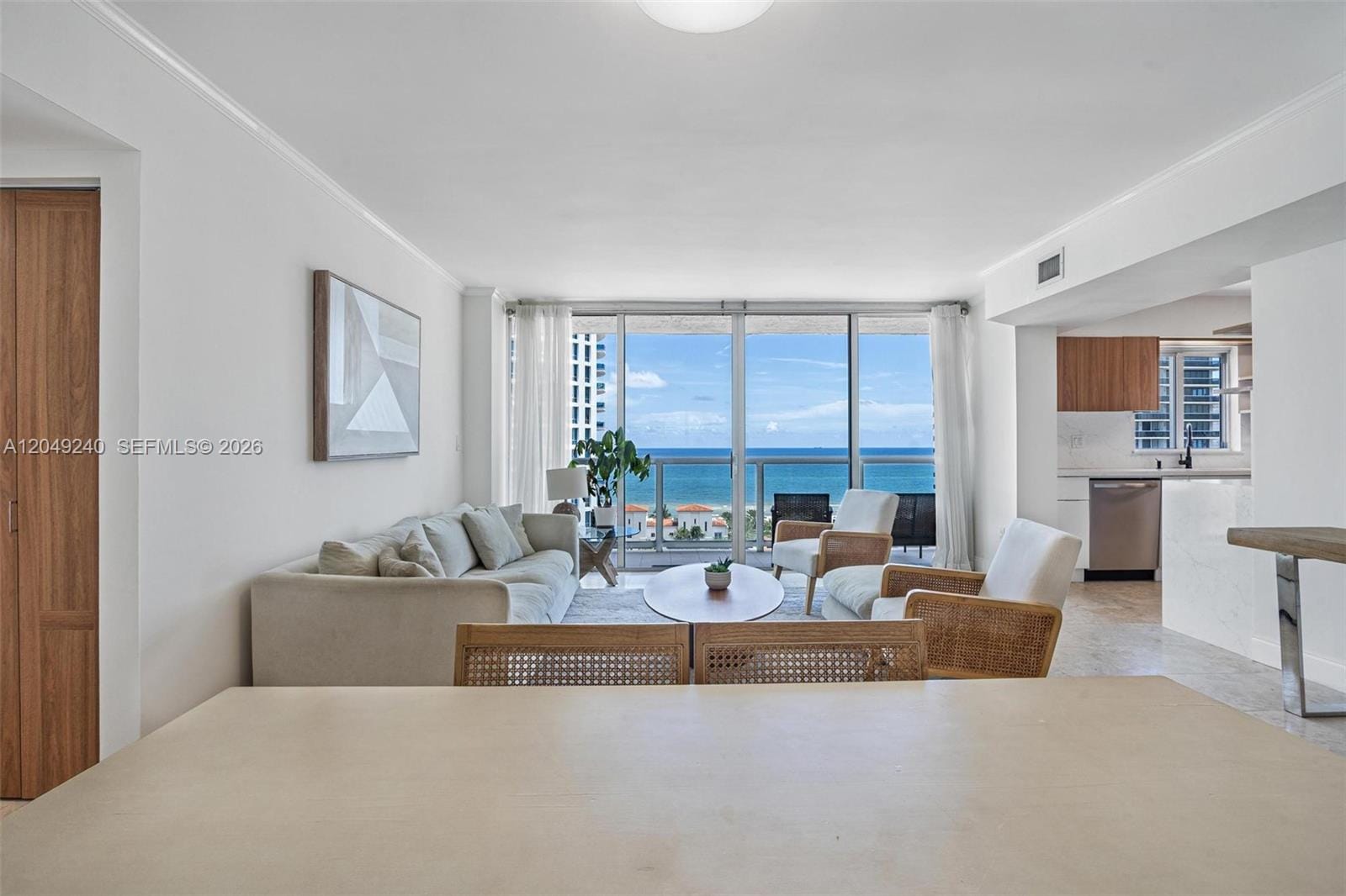5900 Collins Avenue 1406 — photo 8