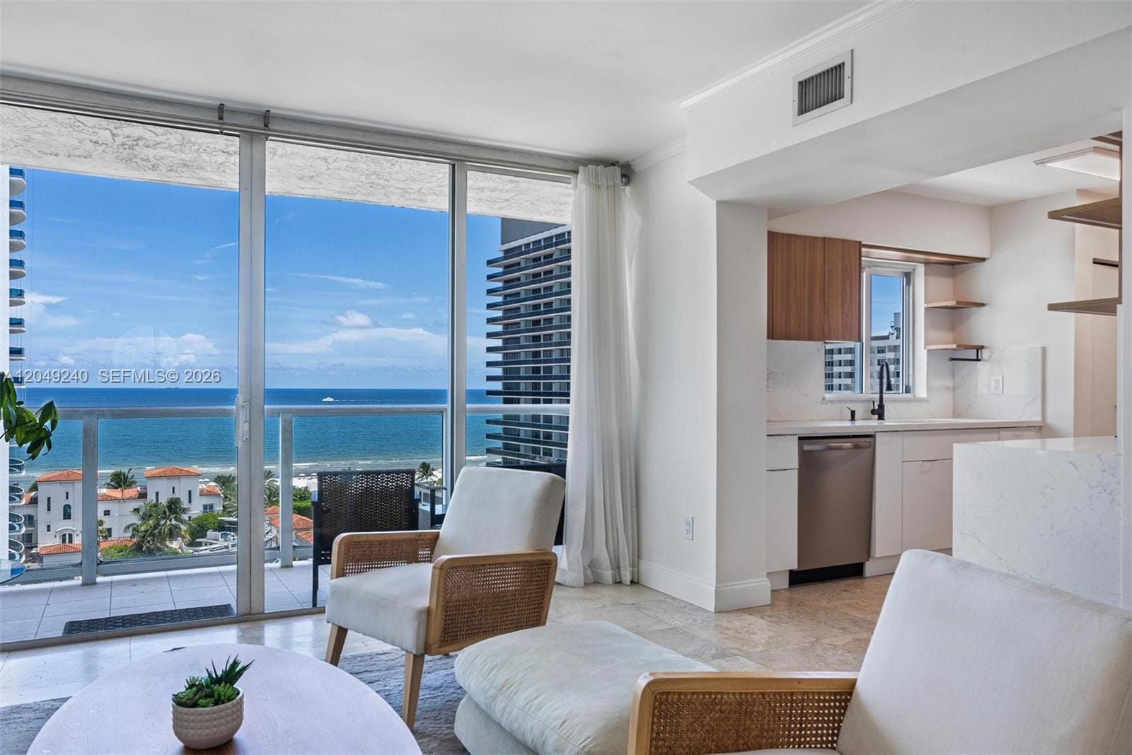 5900 Collins Avenue 1406 — photo 9