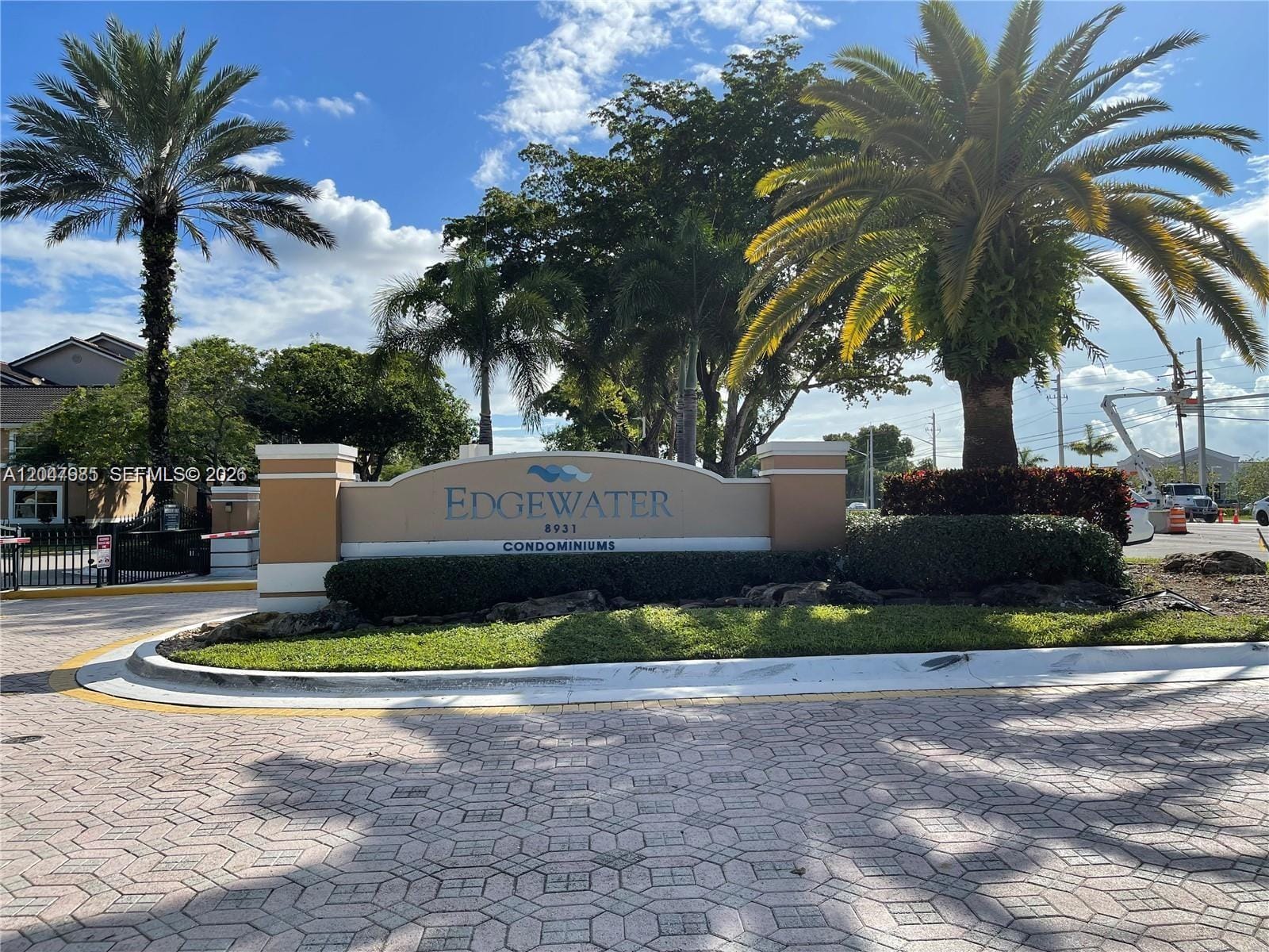 Pending home at 9033 Wiles Road 206, Coral Springs, FL 33067