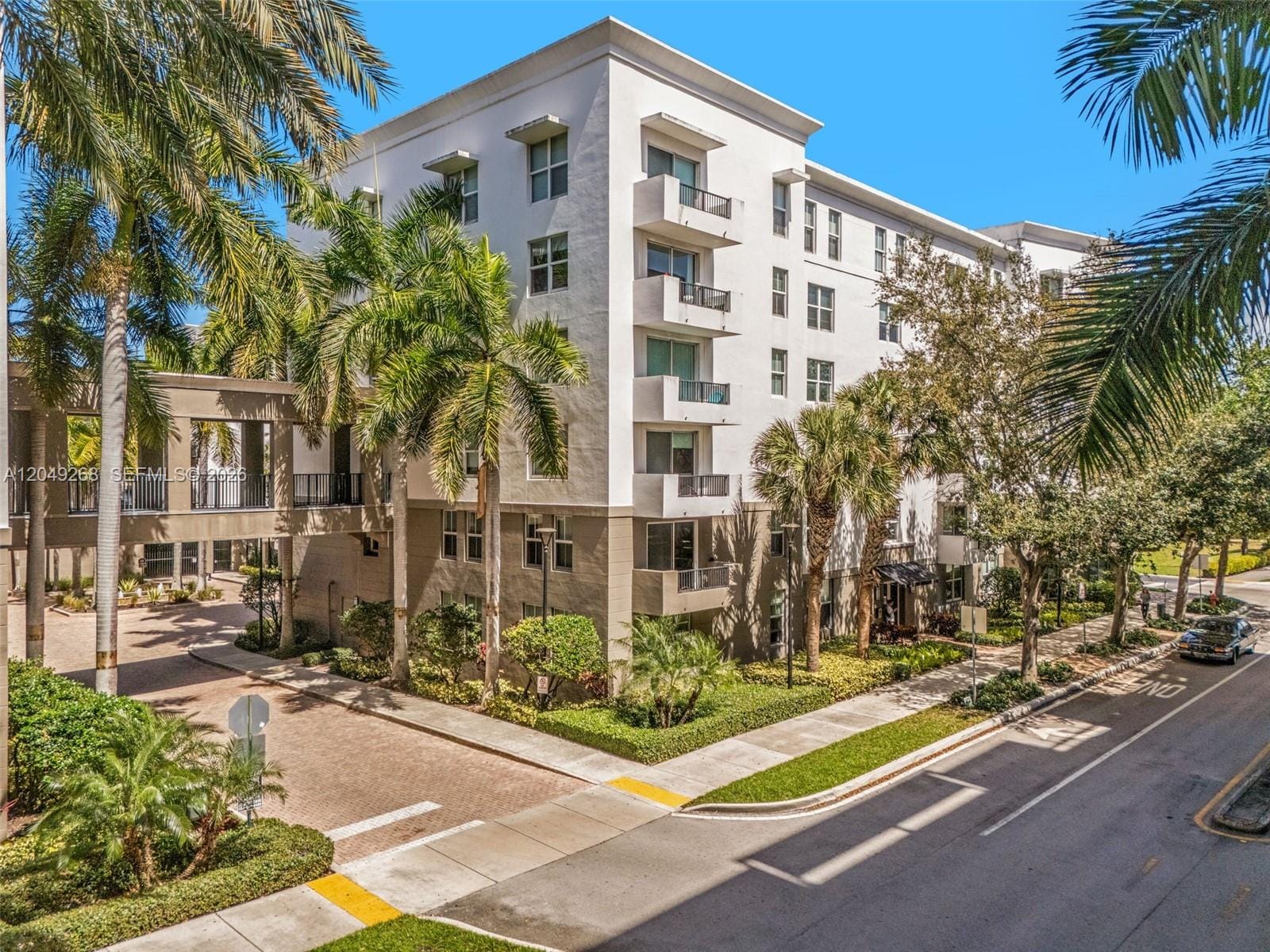 2421 NE 65th Street 403, Fort Lauderdale, FL 33308 photo 4
