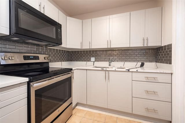 1310 NW 43rd Avenue 309, Park South Nine Inc, Lauderhill, FL