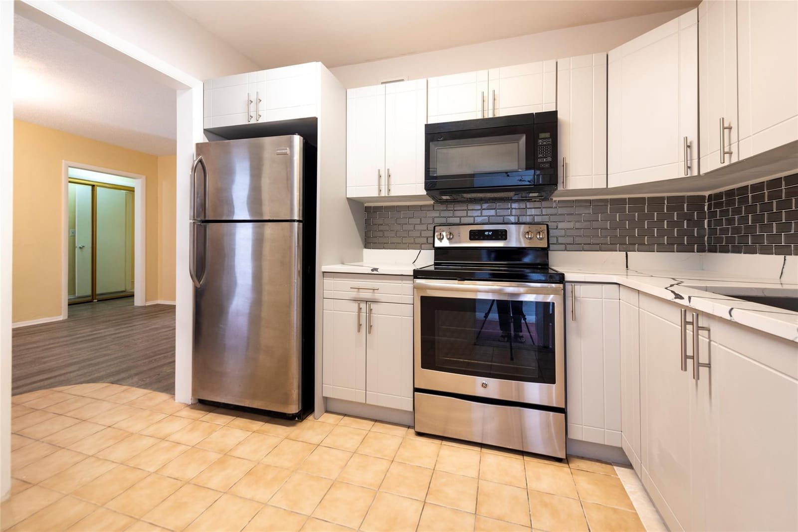 1310 NW 43rd Avenue 309 — photo 2