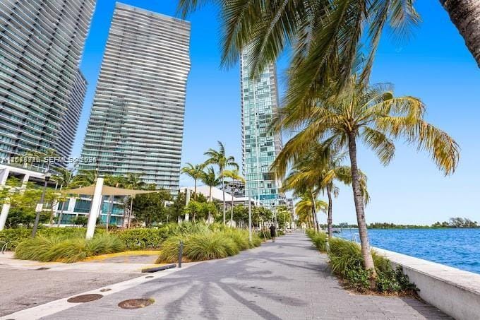 650 NE 32nd Street 4205, Miami, FL 33137