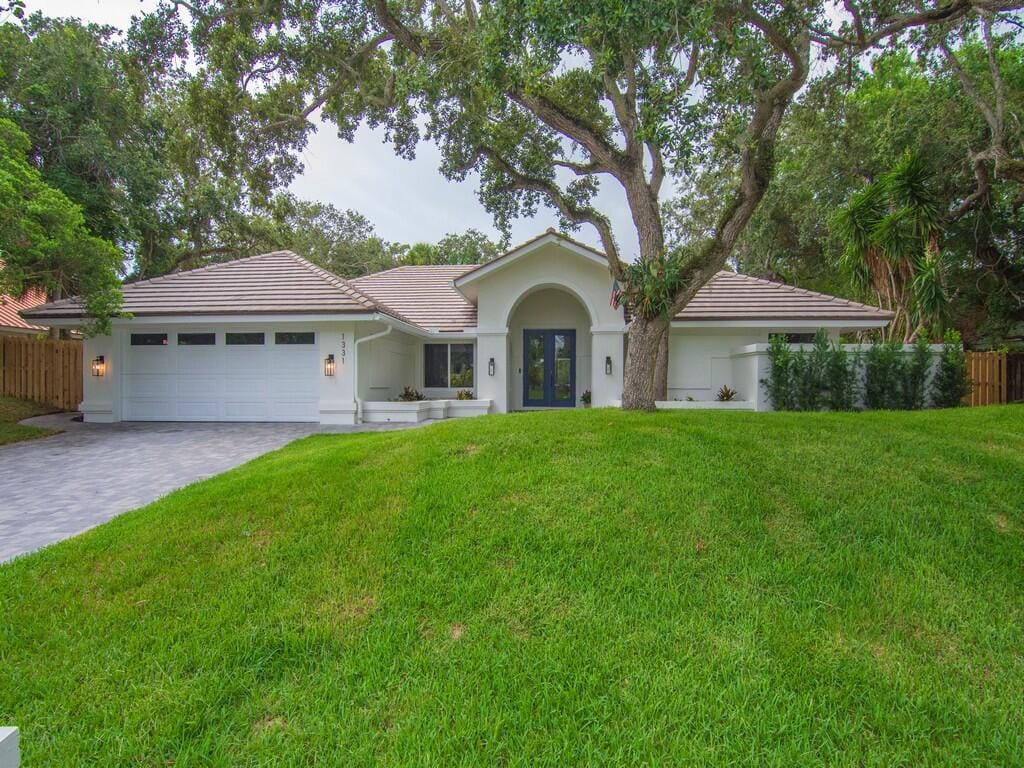 1331 Jonathans Trail — photo 1