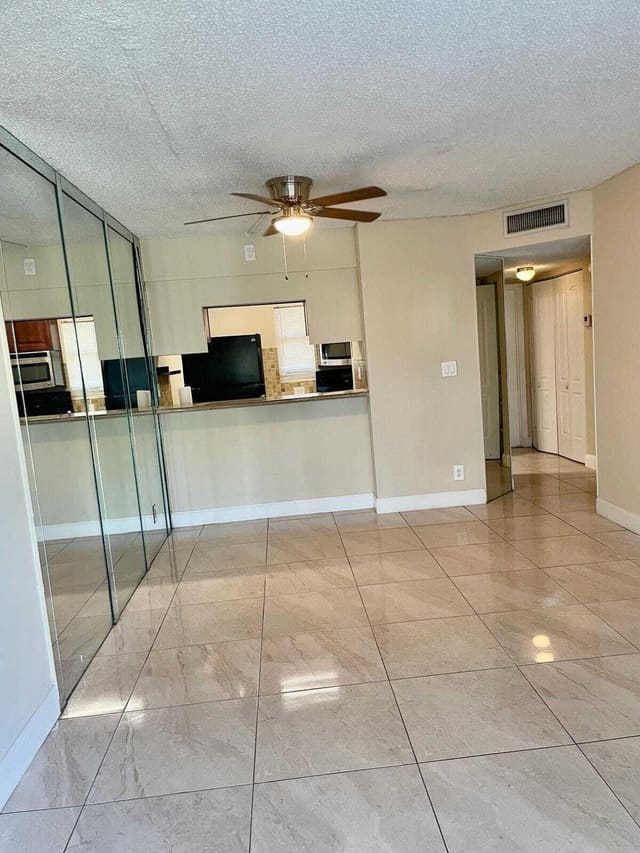9905 Twin Lakes Drive 26-g, Coral Springs, FL 33071