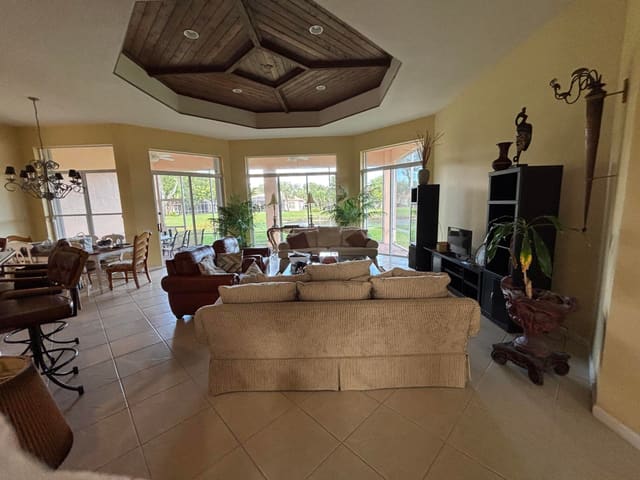 5305 Brooklawn Terrace, Boynton Beach, FL 33437