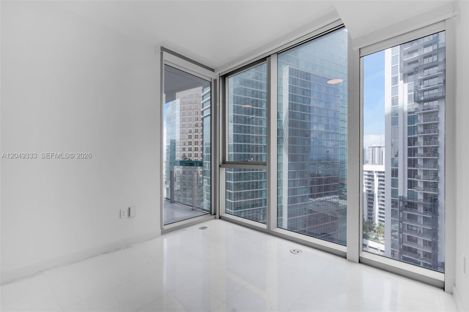 300 Biscayne Boulevard Way 3009W, Miami, FL 33131 photo 18