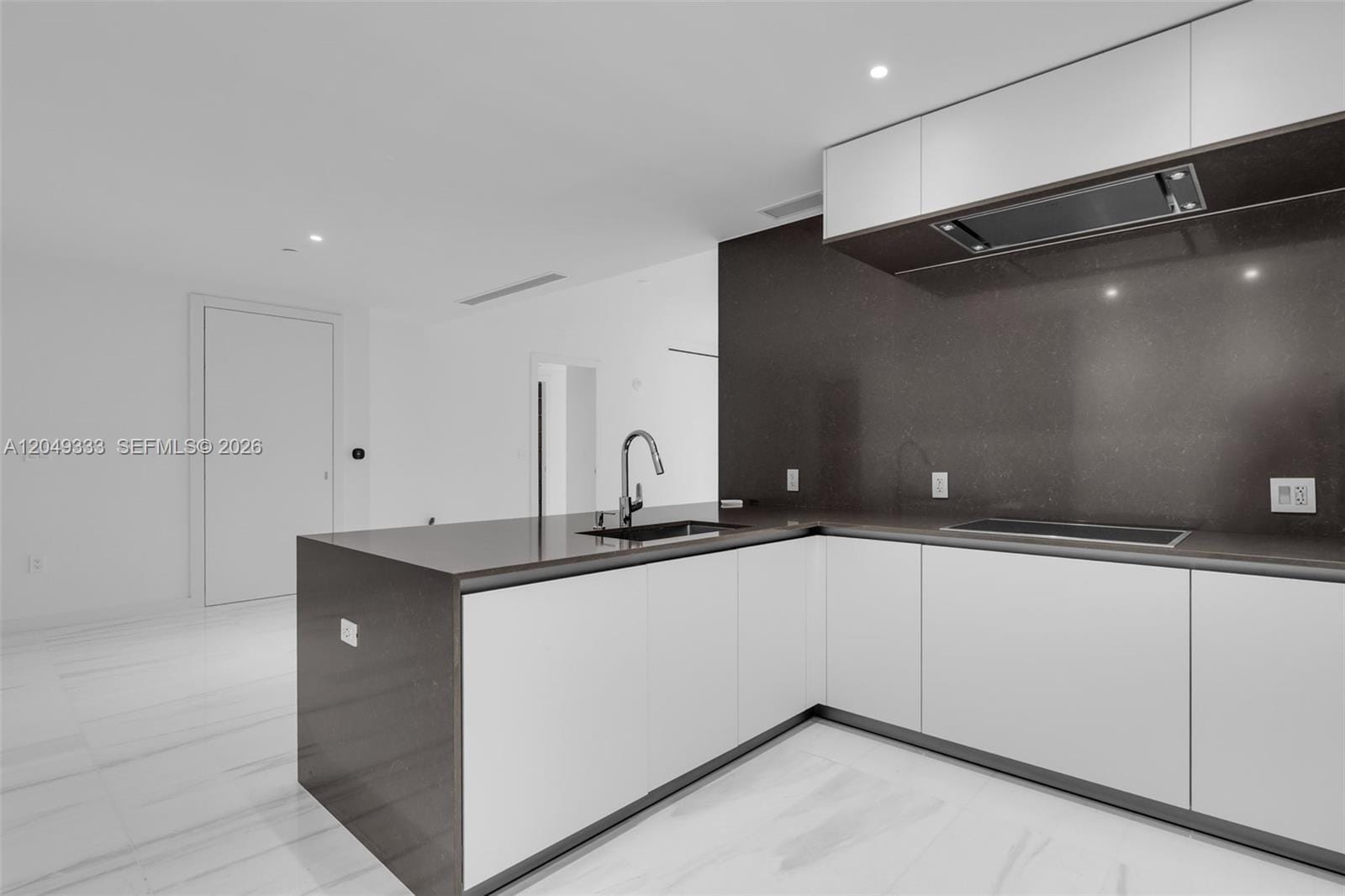 300 Biscayne Boulevard Way 3009W — photo 4