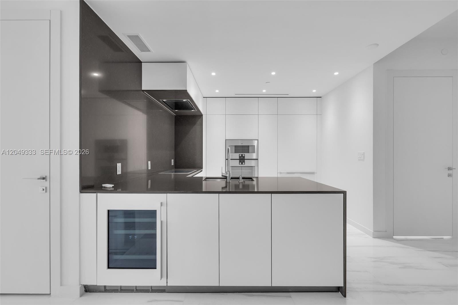300 Biscayne Boulevard Way 3009W — photo 6