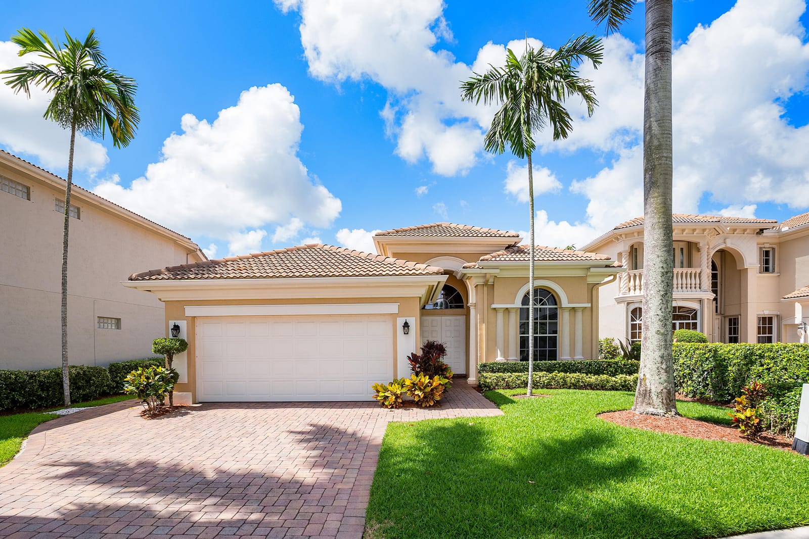 8102 Valhalla Drive, Delray Beach, FL 33446