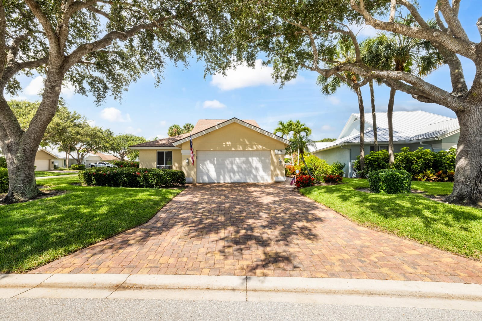 Pending home at 224 Cape Pointe Circle, Jupiter, FL 33477