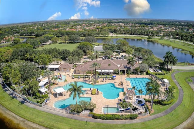 899 Phoenix Way, Weston, FL 33327