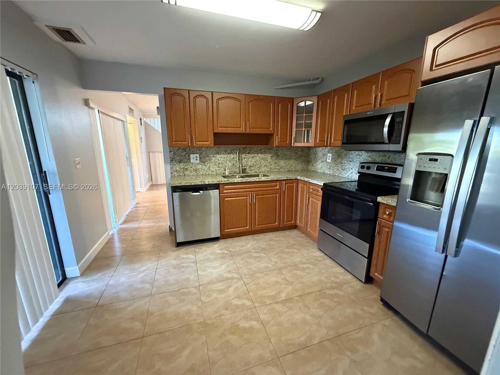 9700 NW 6th Lane 9700, Miami, FL 33172 photo 19