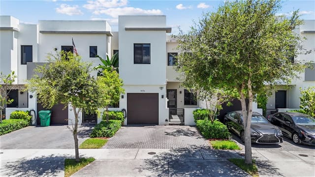 9174 SW 5th Lane, Miami, FL 33174