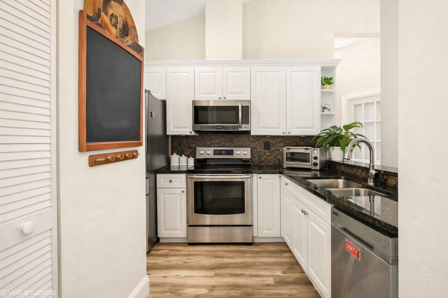 805 Harbour Pointe Way — photo 5