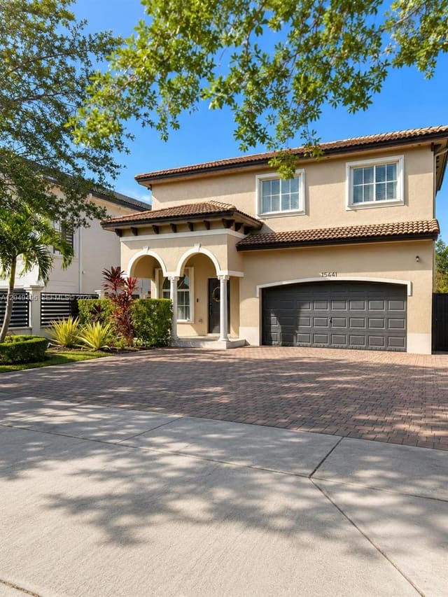 15441 SW 11th Terrace, Miami, FL 33194
