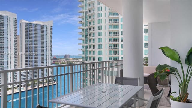 801 Brickell Key Boulevard 2210, Miami, FL 33131
