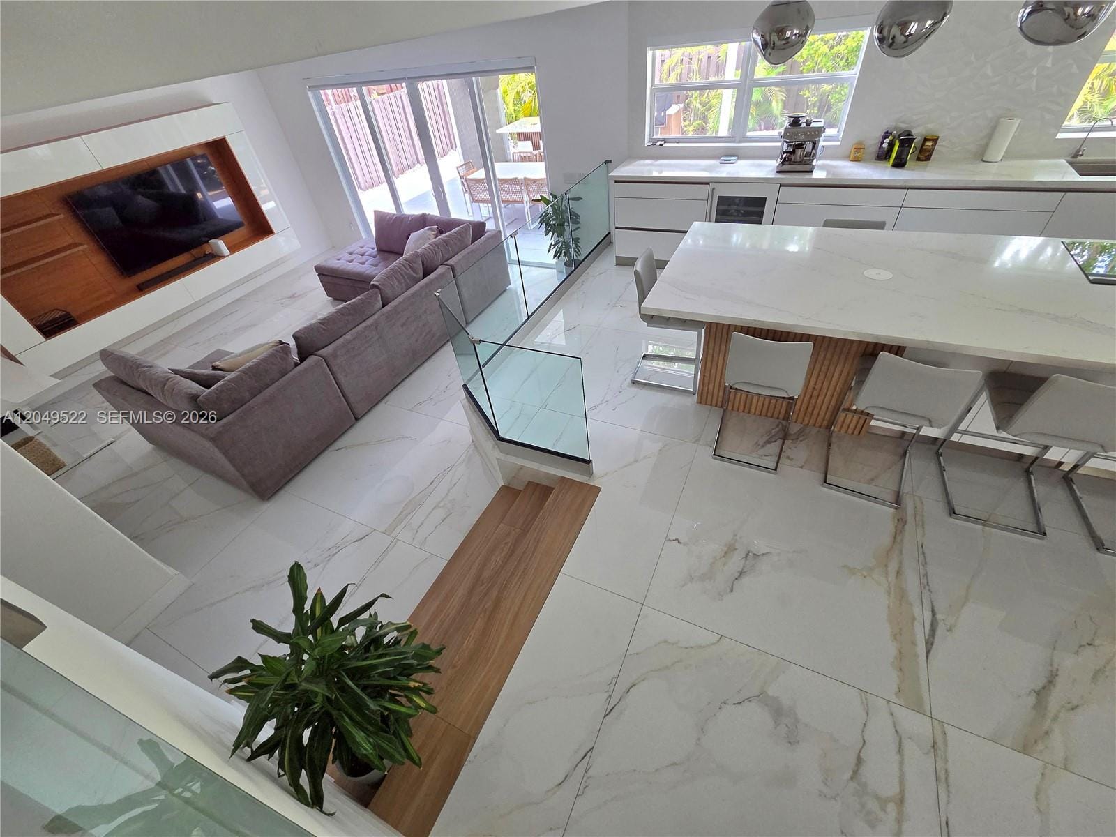 11310 NW 61st Street . — photo 10