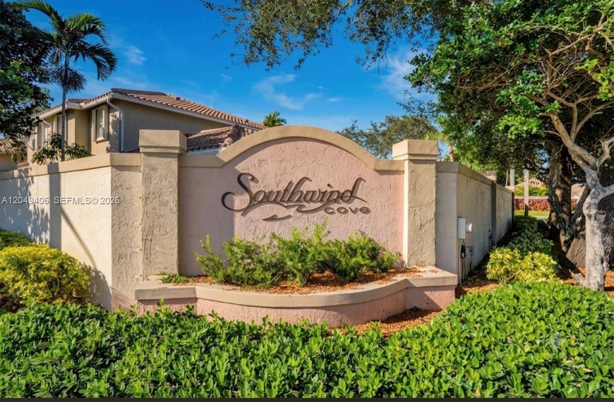 4070 NW 92nd Avenue, Sunrise, FL 33351